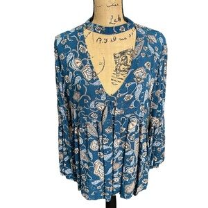 Boho cutout neckline bell sleeve blouse